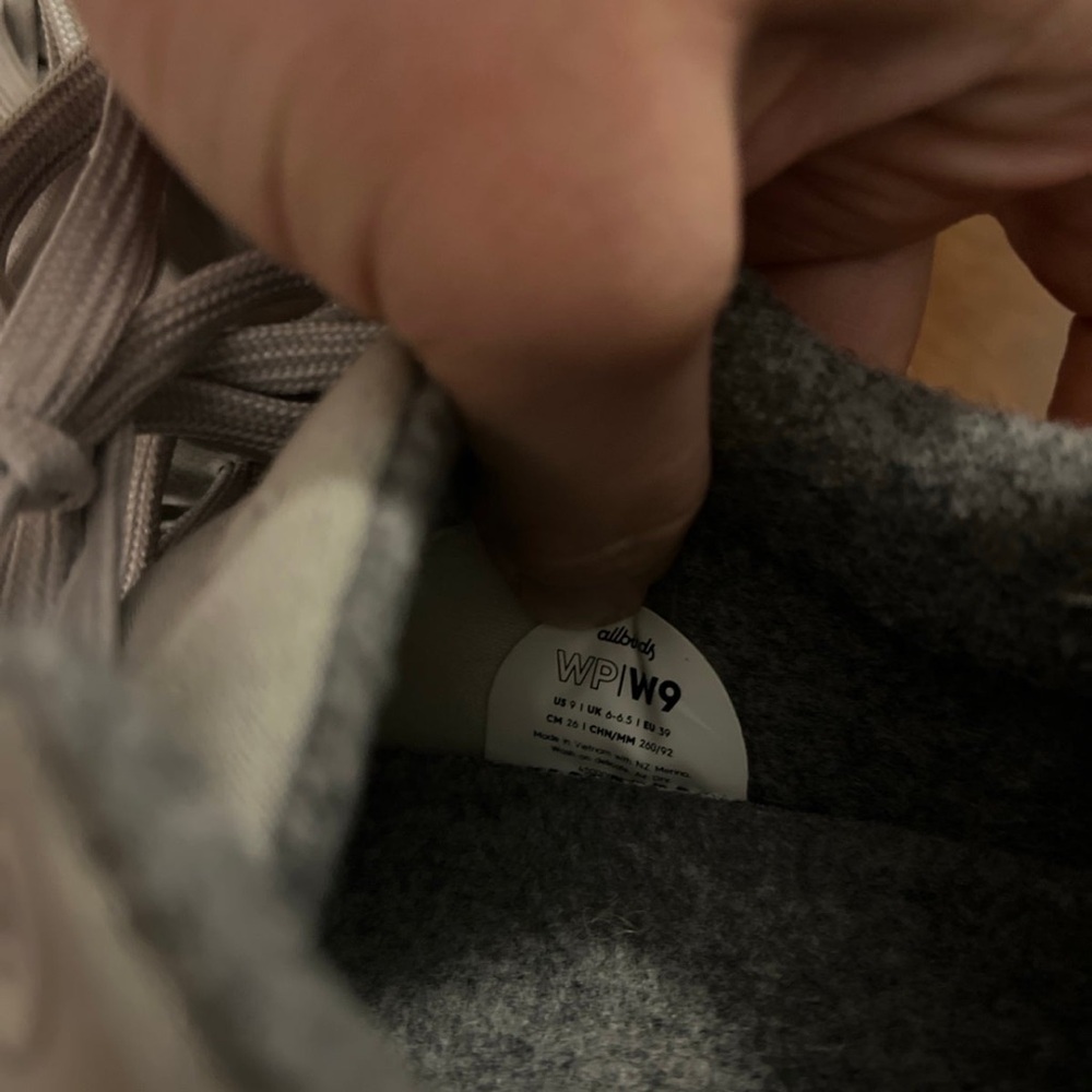 Allbirds - Picture 3 of 6